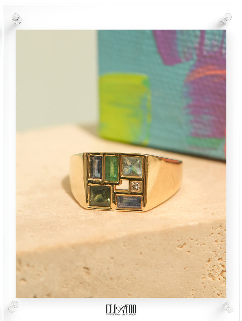 Poetic Mind Blue Sapphire Gold Ring