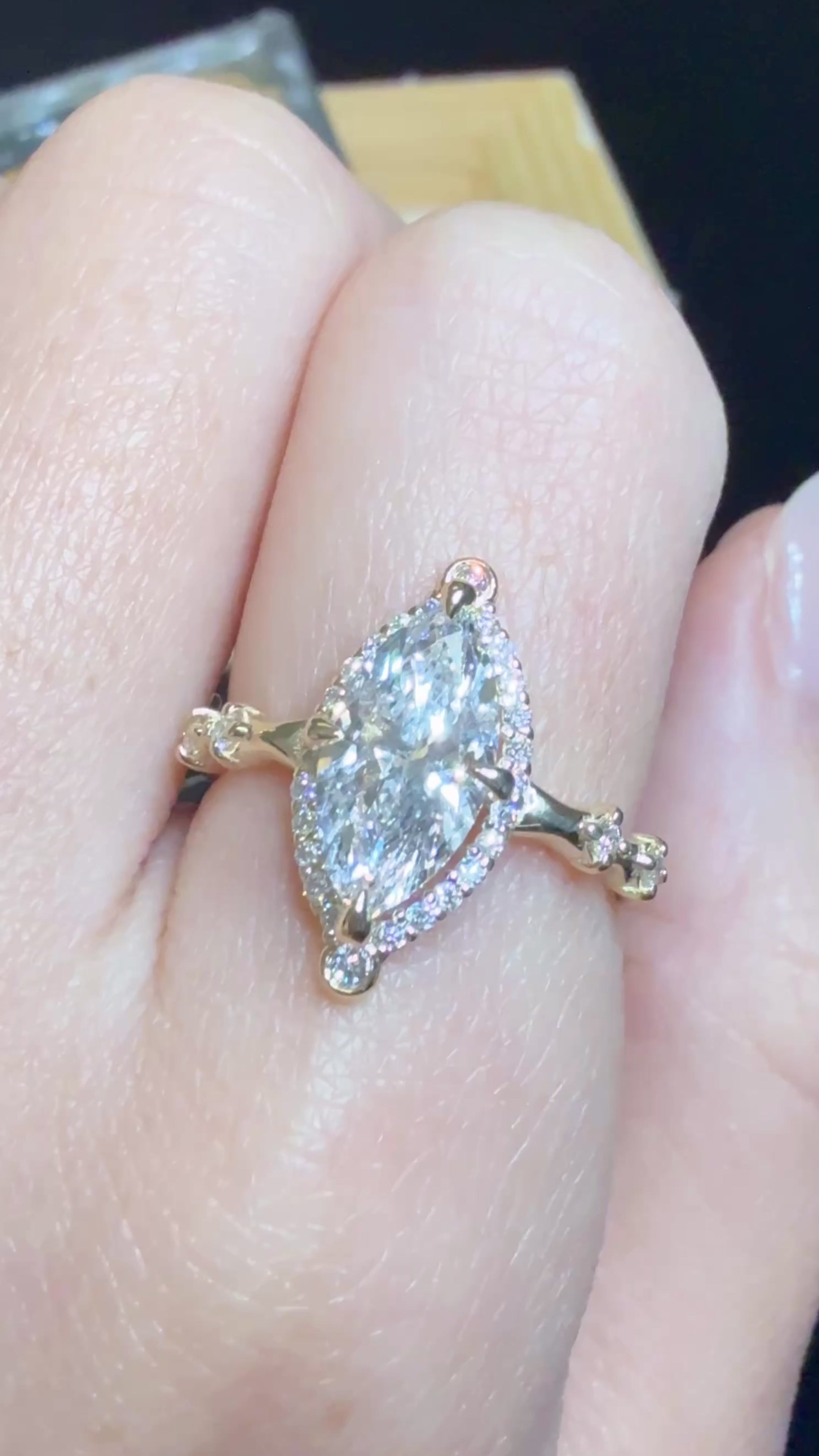 Rococo Monologue Diamond Ring