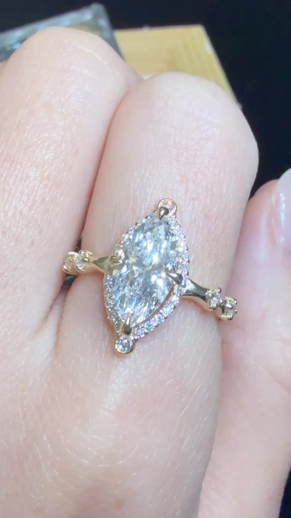 Rococo Monologue Diamond Ring